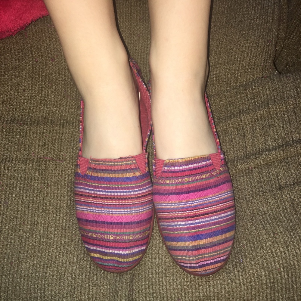 Off brand Toms